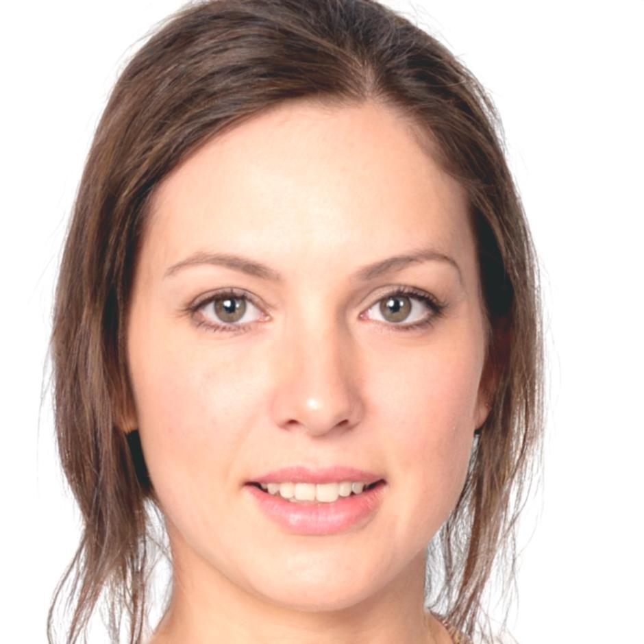 Portret instructor Elena Cristescu